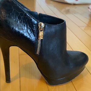 Bottes Michael Kors en cuir noir
